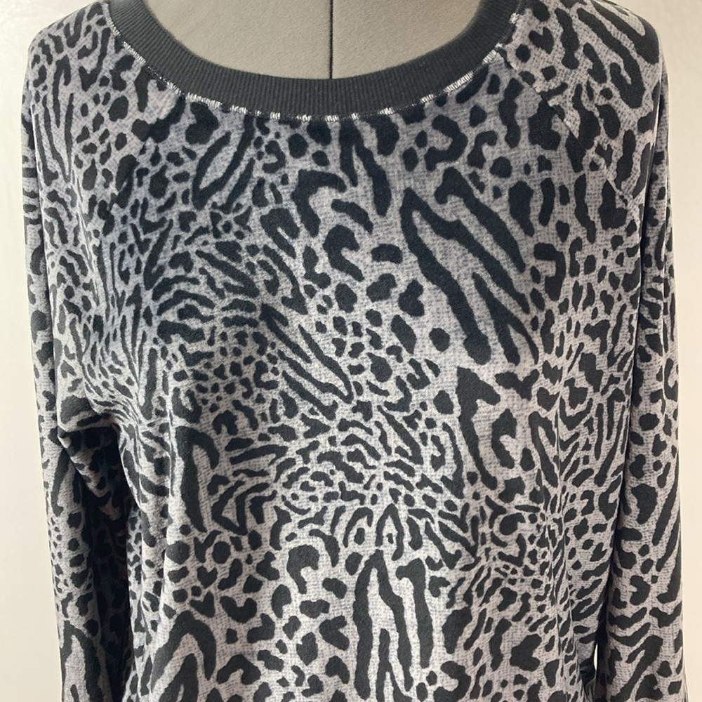 Secret Treasures Top Women Size S Animal Print Cozy Velour Soft Stretch - Picture 3 of 9